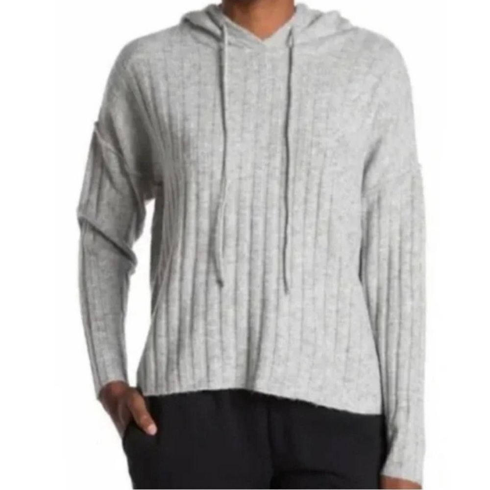 Sweet Romeo Women’s Light Heather Grey Pullover Hoodie Sweater Size Medium